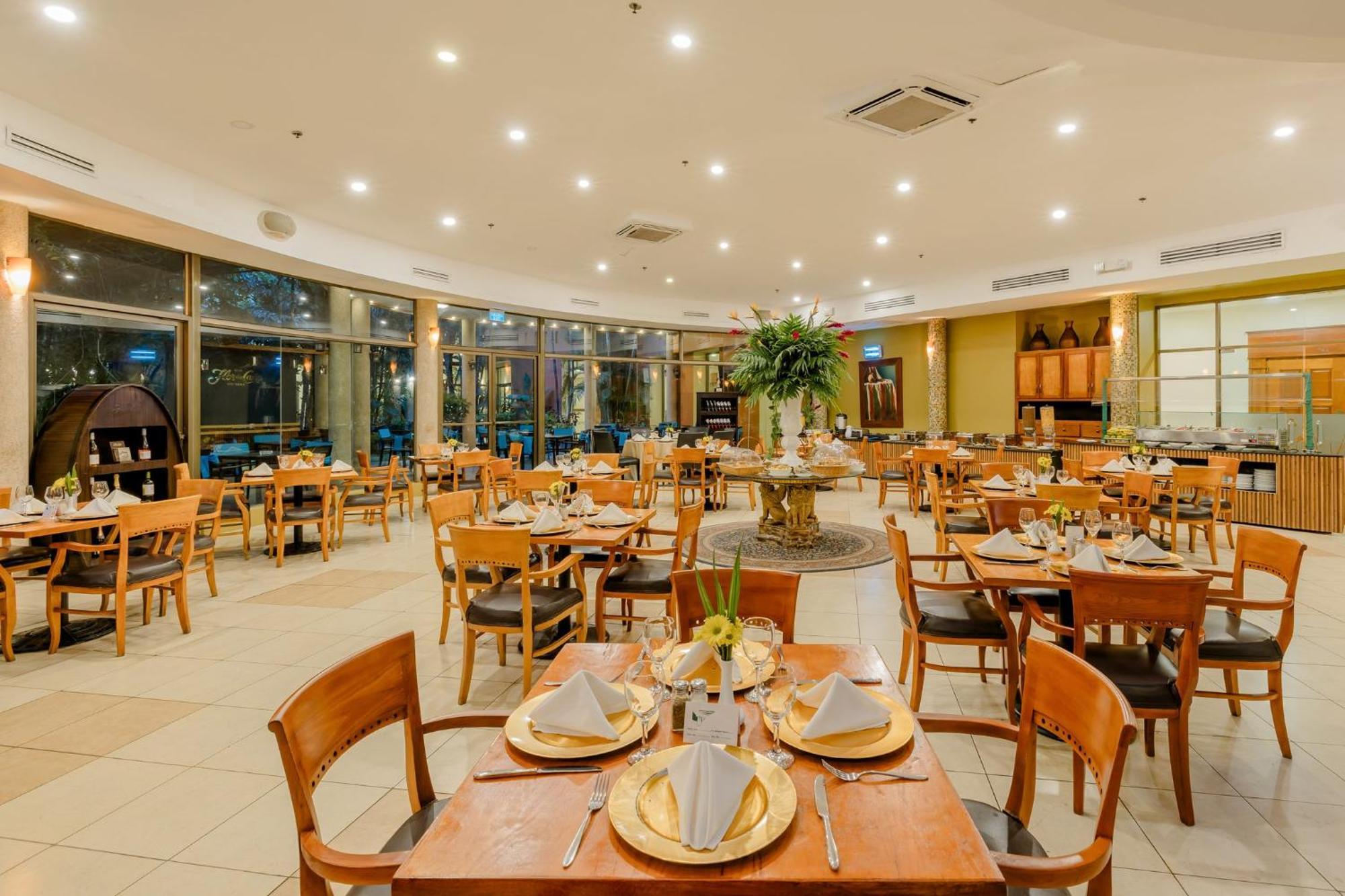 Holiday Inn Convention Center By Ihg Манагуа Екстер'єр фото